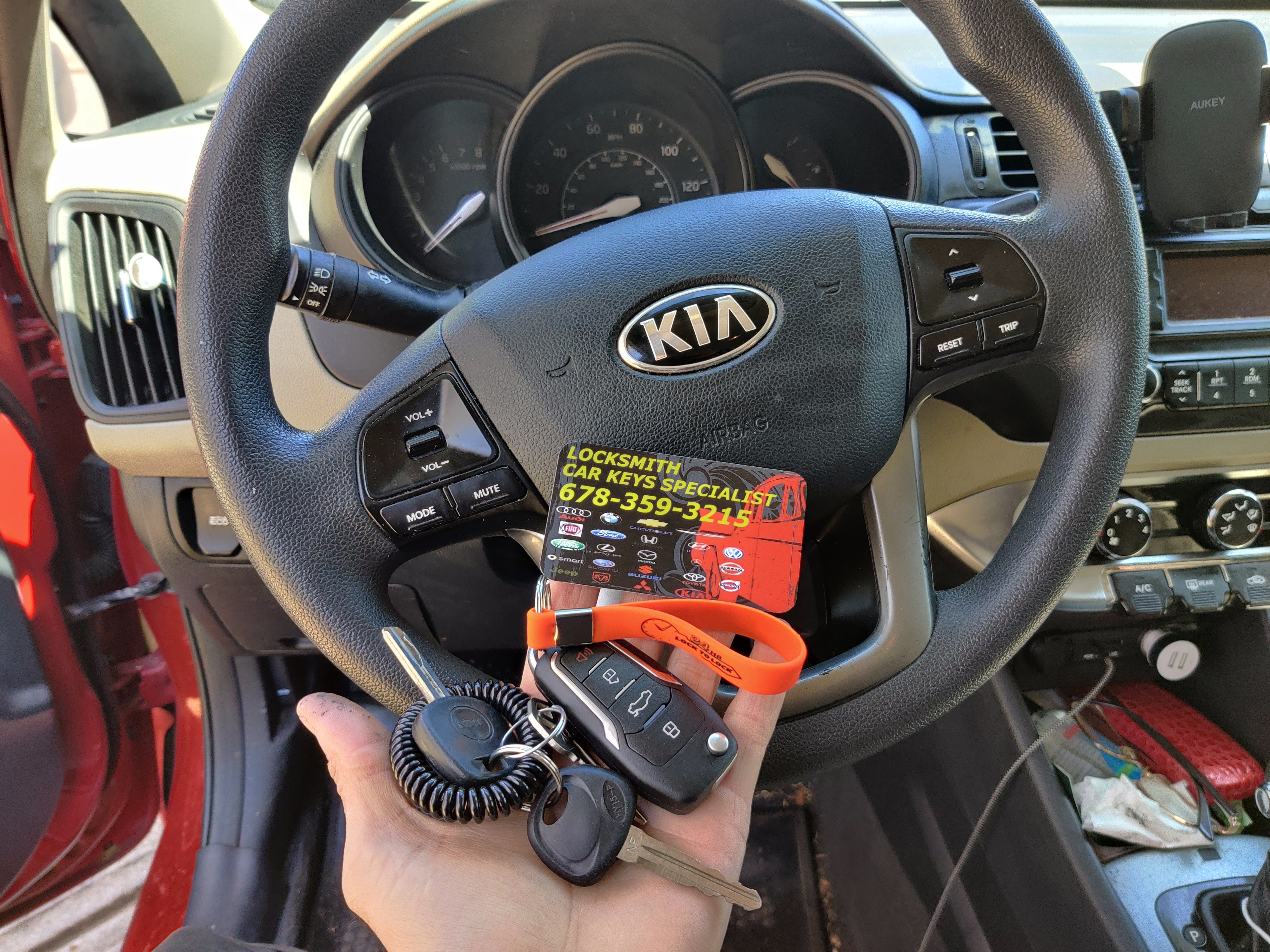 Car key replacement service